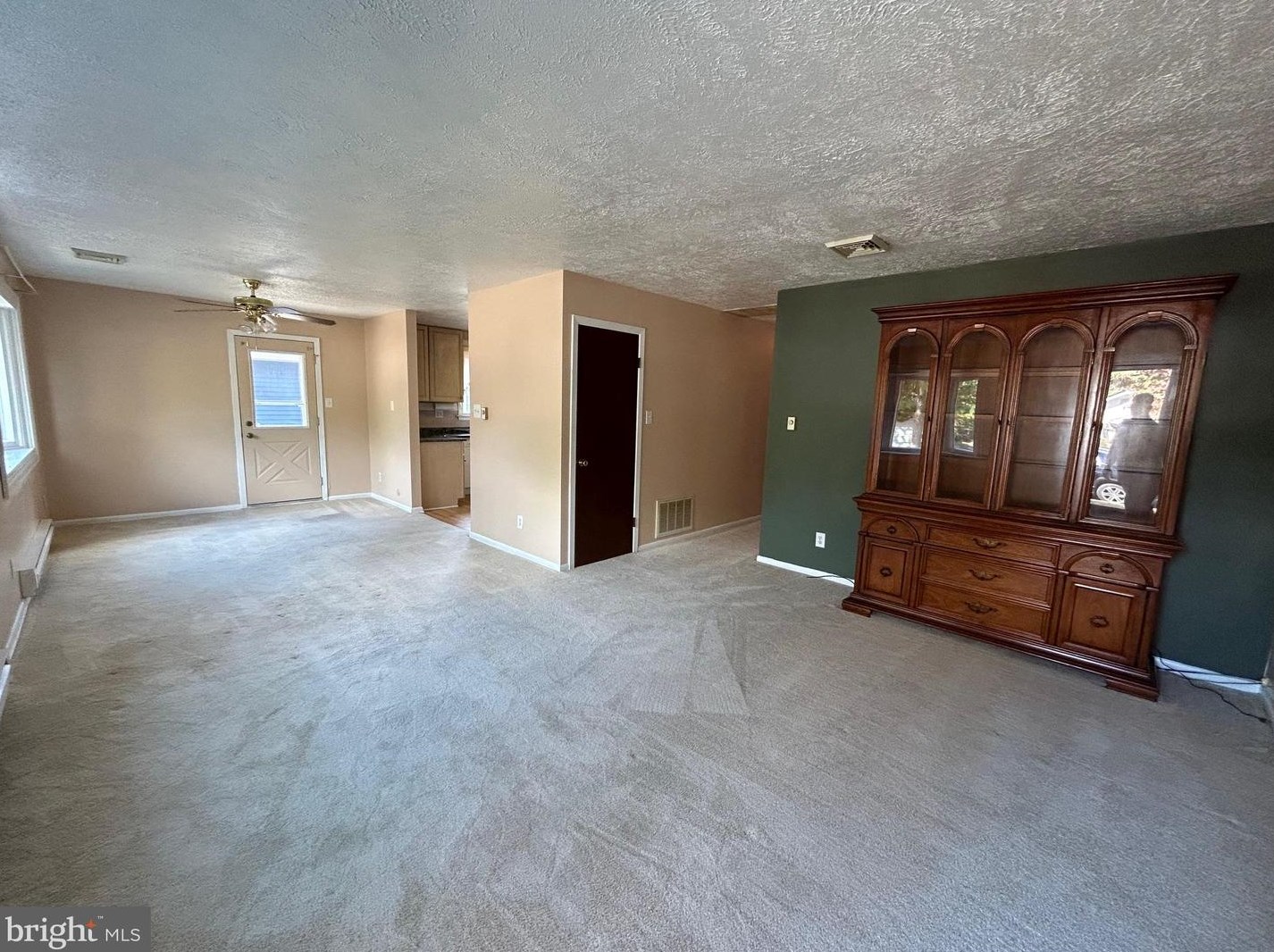 119 Oak Ave, Elm, NJ 08037