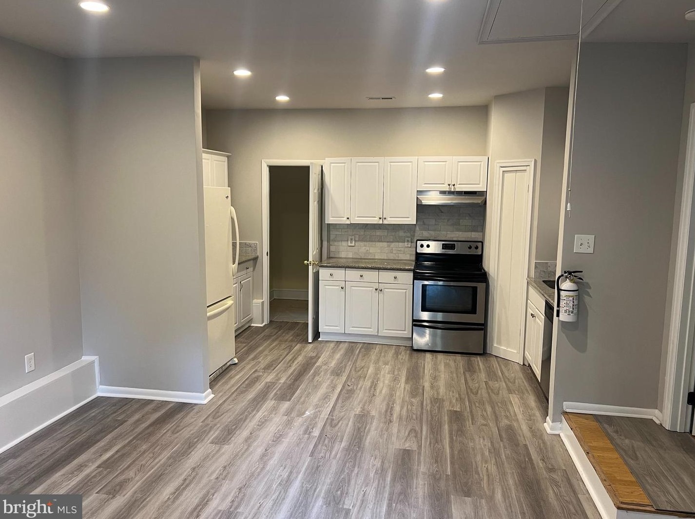 100 W Chestnut Ave, Camden, NJ 08109