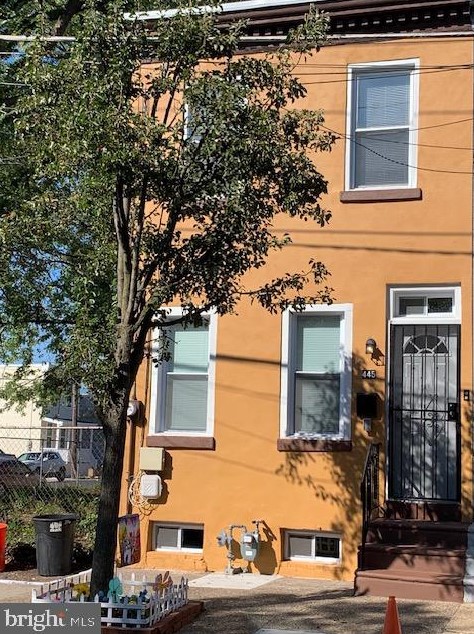 445 Royden St, Camden, NJ 08103