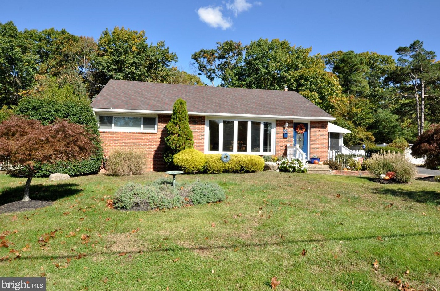 104 Paradise Dr, Franklin Township, NJ 08043