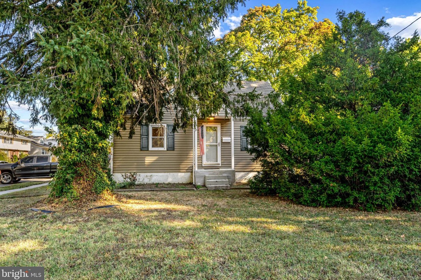 422 E Atlantic Ave, Pine Hill, NJ 08021