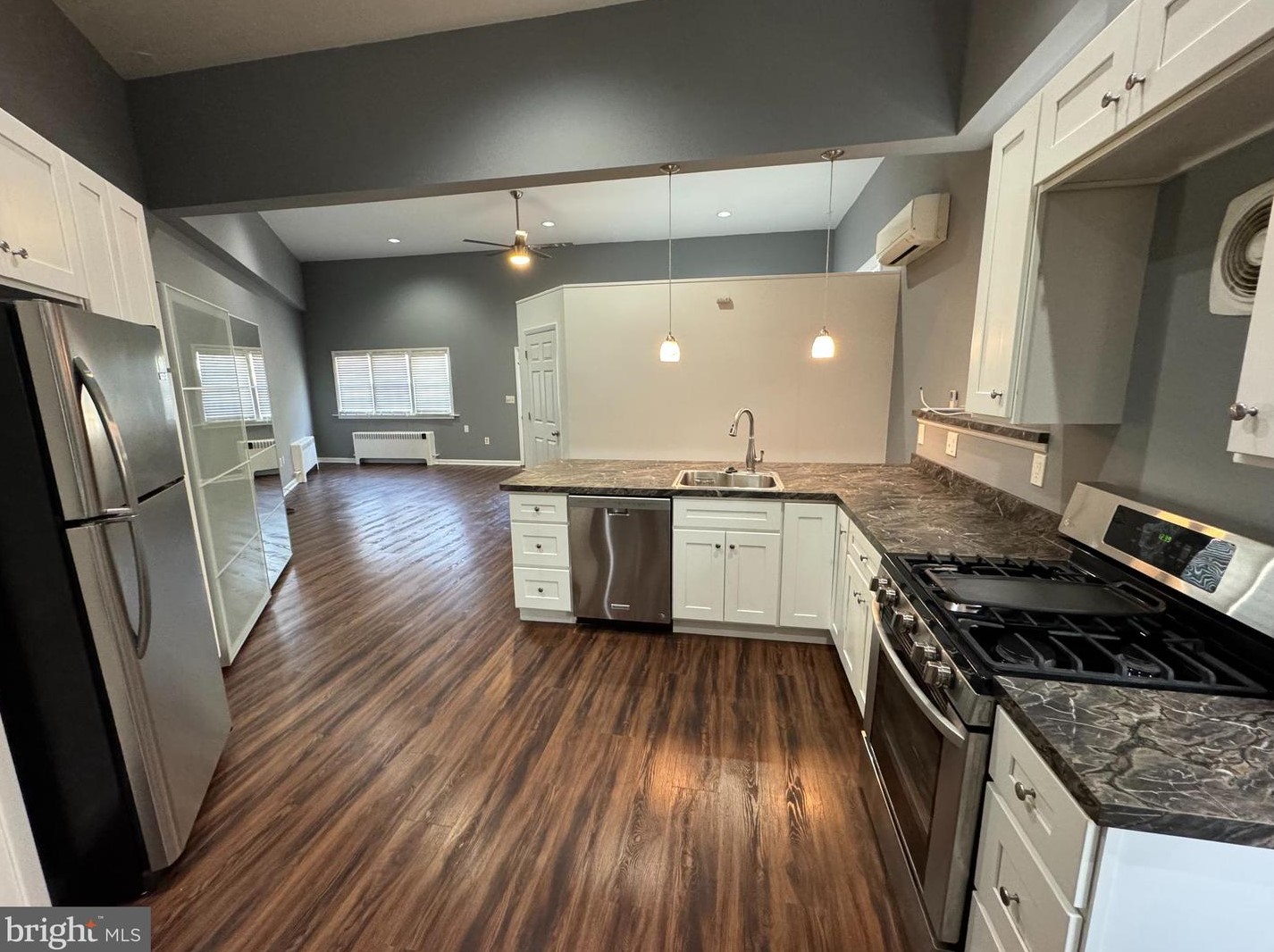 206-212 Clements Bridge Rd #206, Barrington, NJ 08007