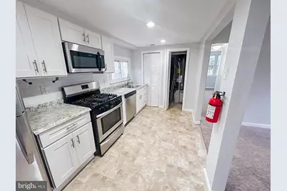 17 W Buckingham Avenue, Mount Ephraim, NJ 08059 - Photo 8