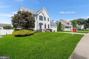 4 Lexington Park Rd, Sicklerville, NJ 08081 - Photo 2