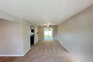 574 W Loch Lomond Dr, Sicklerville, NJ 08081 - Photo 4