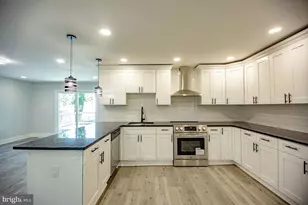 301 Juniper Dr, Cherry Hill, NJ 08003 - Photo 6