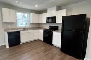 31 Fieldcrest Aly, Gloucester Township, NJ 08012 - Photo 2