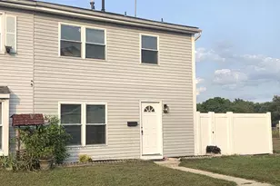 15 Lawrence Ct, Sicklerville, NJ 08081 - Photo 2