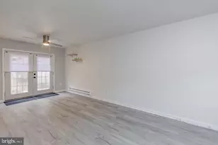 555 W Loch Lomond Dr, Sicklerville, NJ 08081 - Photo 4