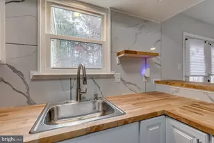 555 W Loch Lomond Dr, Sicklerville, NJ 08081 - Photo 16