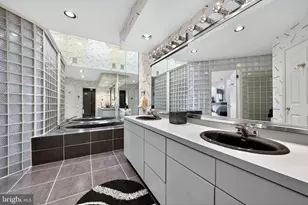 203 Sunshine Lakes Dr, Voorhees, NJ 08043 - Photo 16