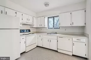 13 Hidden Dr, Lindenwold, NJ 08021 - Photo 8