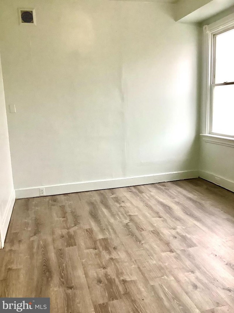 19 W Park Ave #2e, Camden, NJ 08109