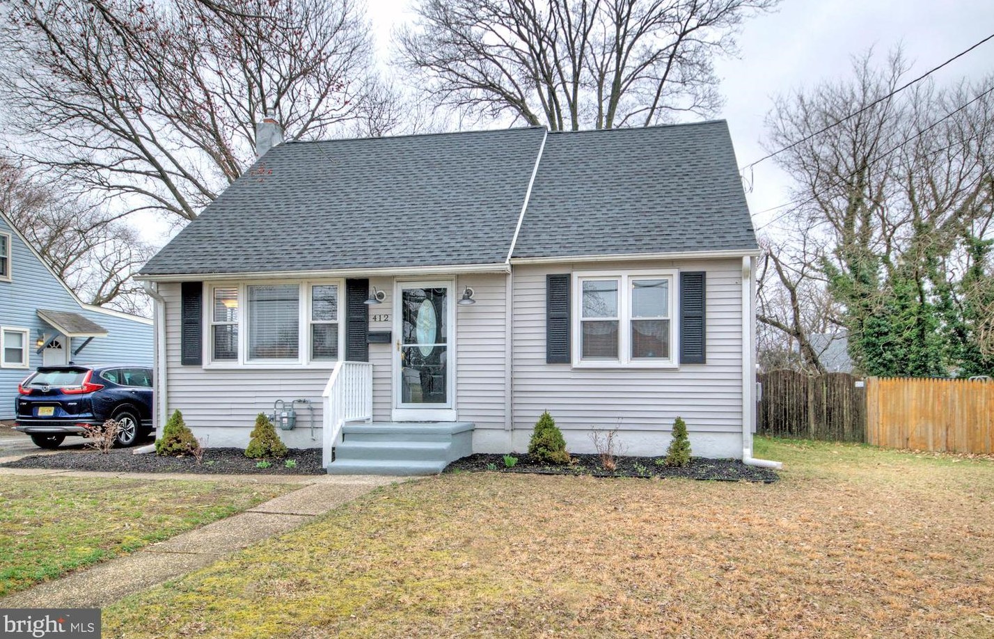 412 Camden Ave, Magnolia, NJ 08049-1210
