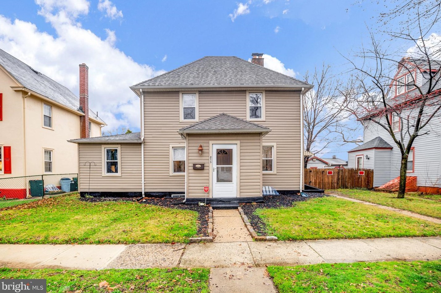 215 New Jersey Rd, Gloucester, NJ 08030