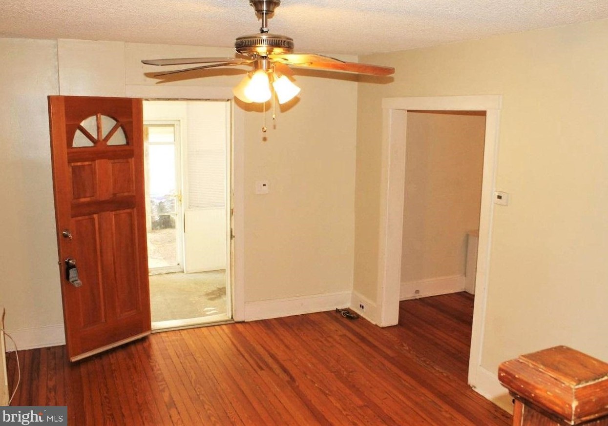 308 Paris Ave, Gloucester, NJ 08030