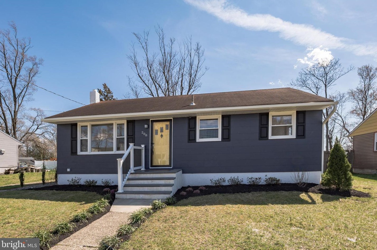 208 Paulson Dr, Magnolia, NJ 08049