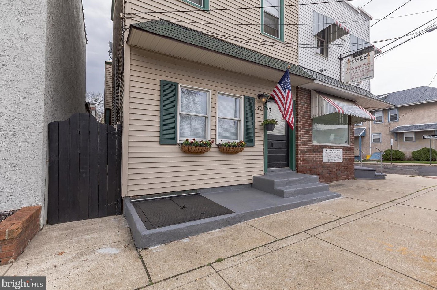 32 Clements Bridge Rd, Barrington, NJ 08007