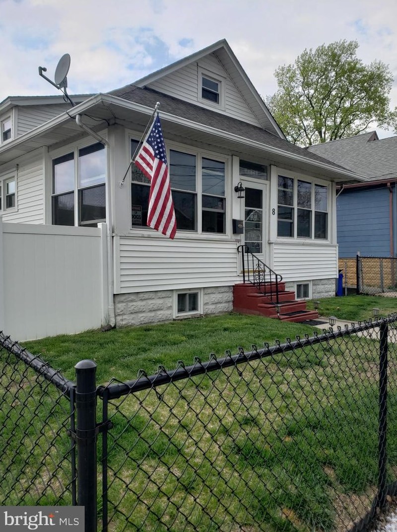 8 N Stinson Ave, Gloucester, NJ 08030