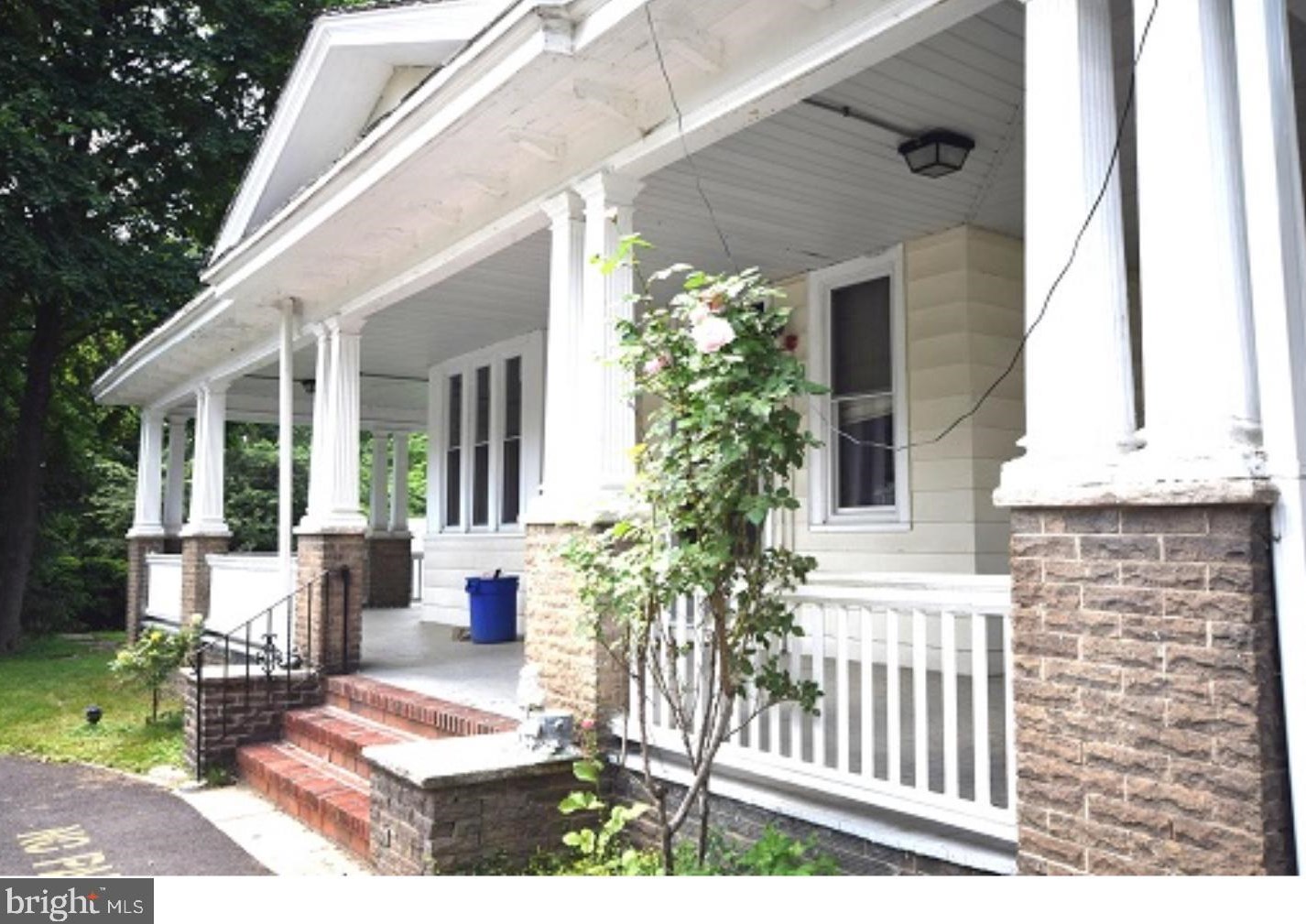 511 Evesham Ave, Magnolia, NJ 08049-1566