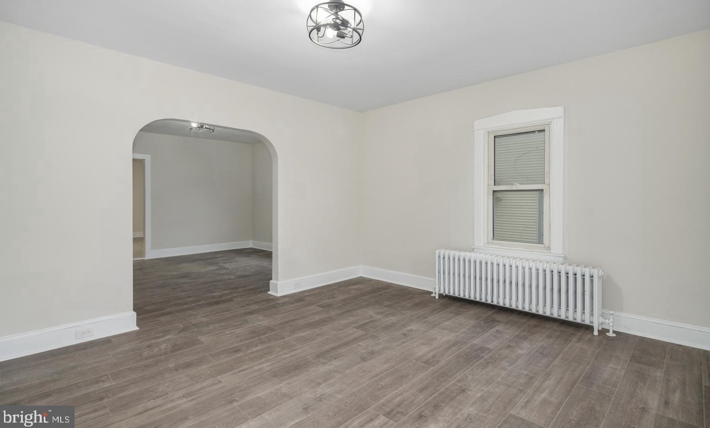 16 Creston Ave, Camden, NJ 08106