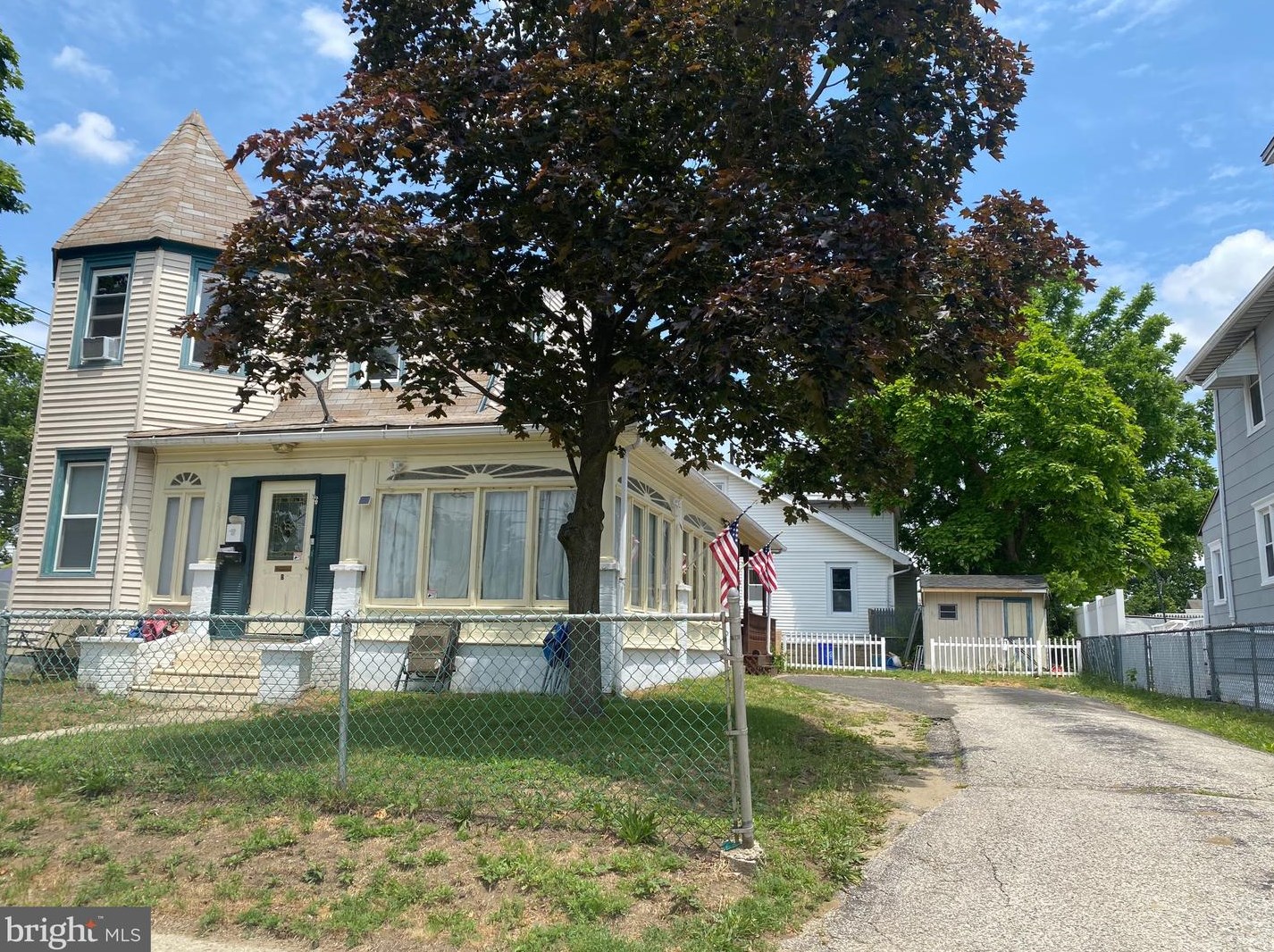 1 W Thompson Ave, Gloucester, NJ 08030