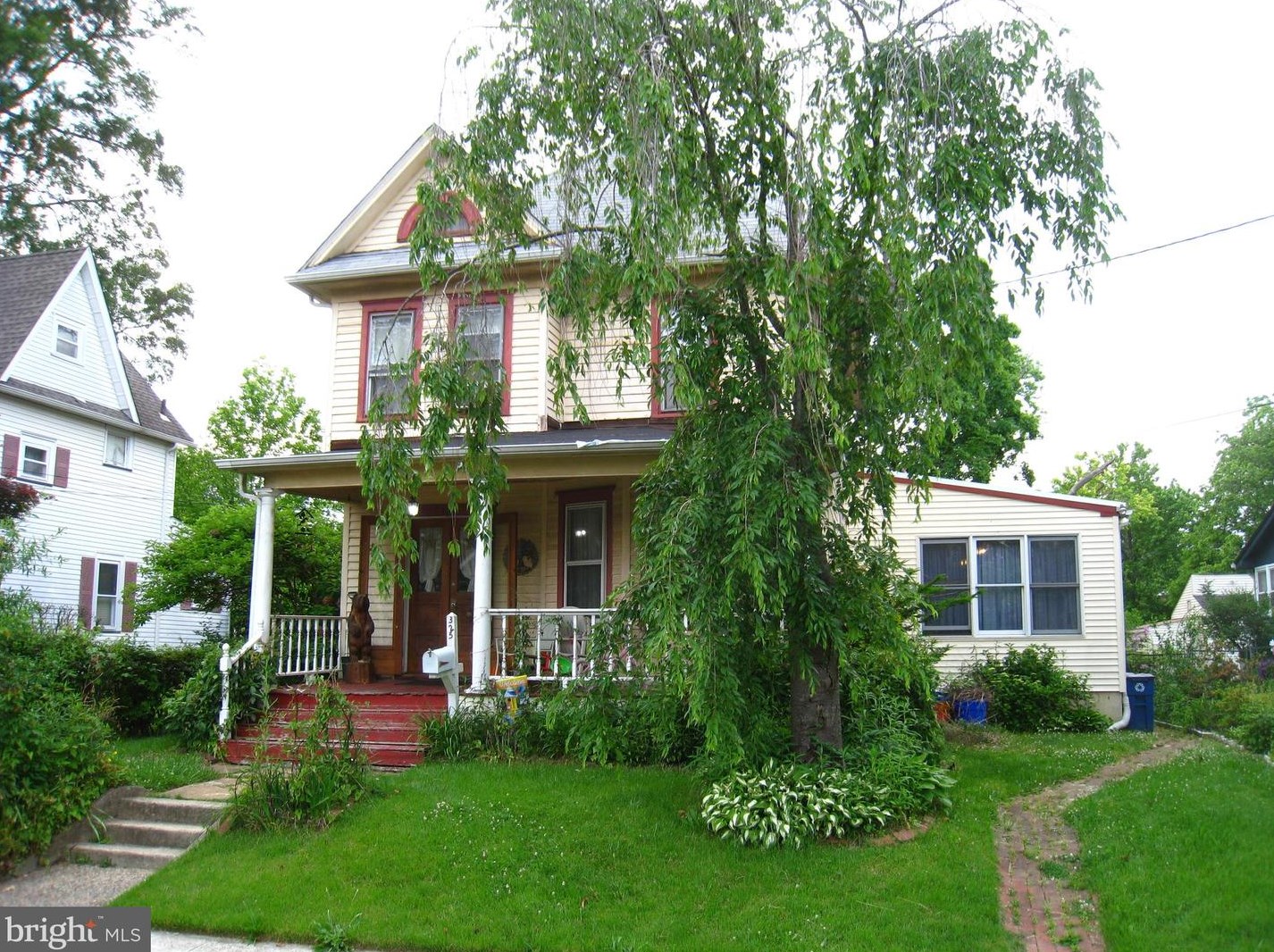 325 W Lincoln Ave, Magnolia, NJ 08049