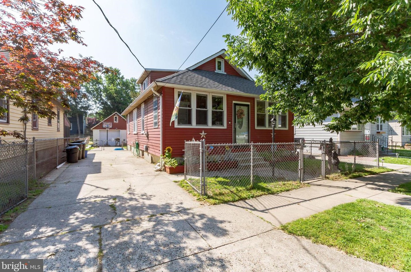3 S Harley Ave, Gloucester, NJ 08030