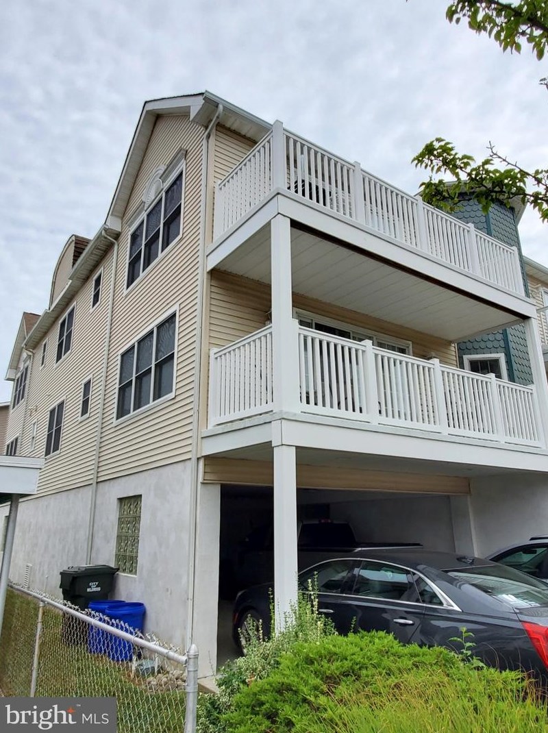 217 Magnolia Ave, Wildwood Crest, NJ 08260-4922