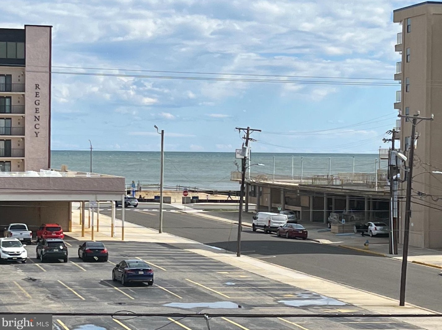 423 6th Ave, Wildwood Crest, NJ 08260-5827