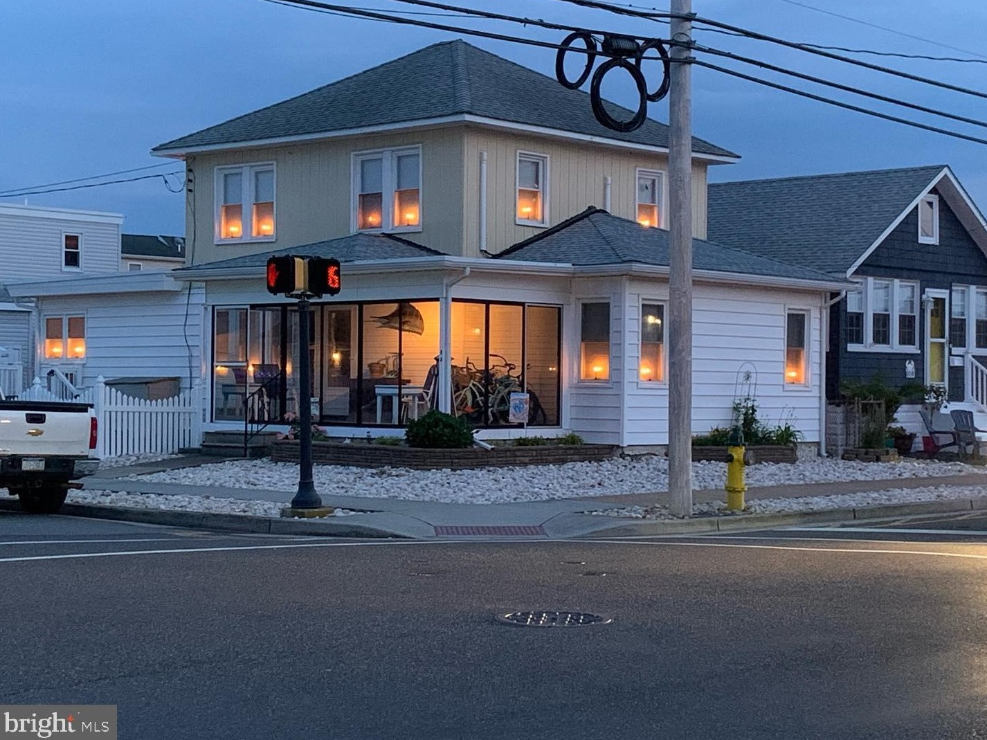1001 New York Ave, Wildwood Crest, NJ 08260-2838