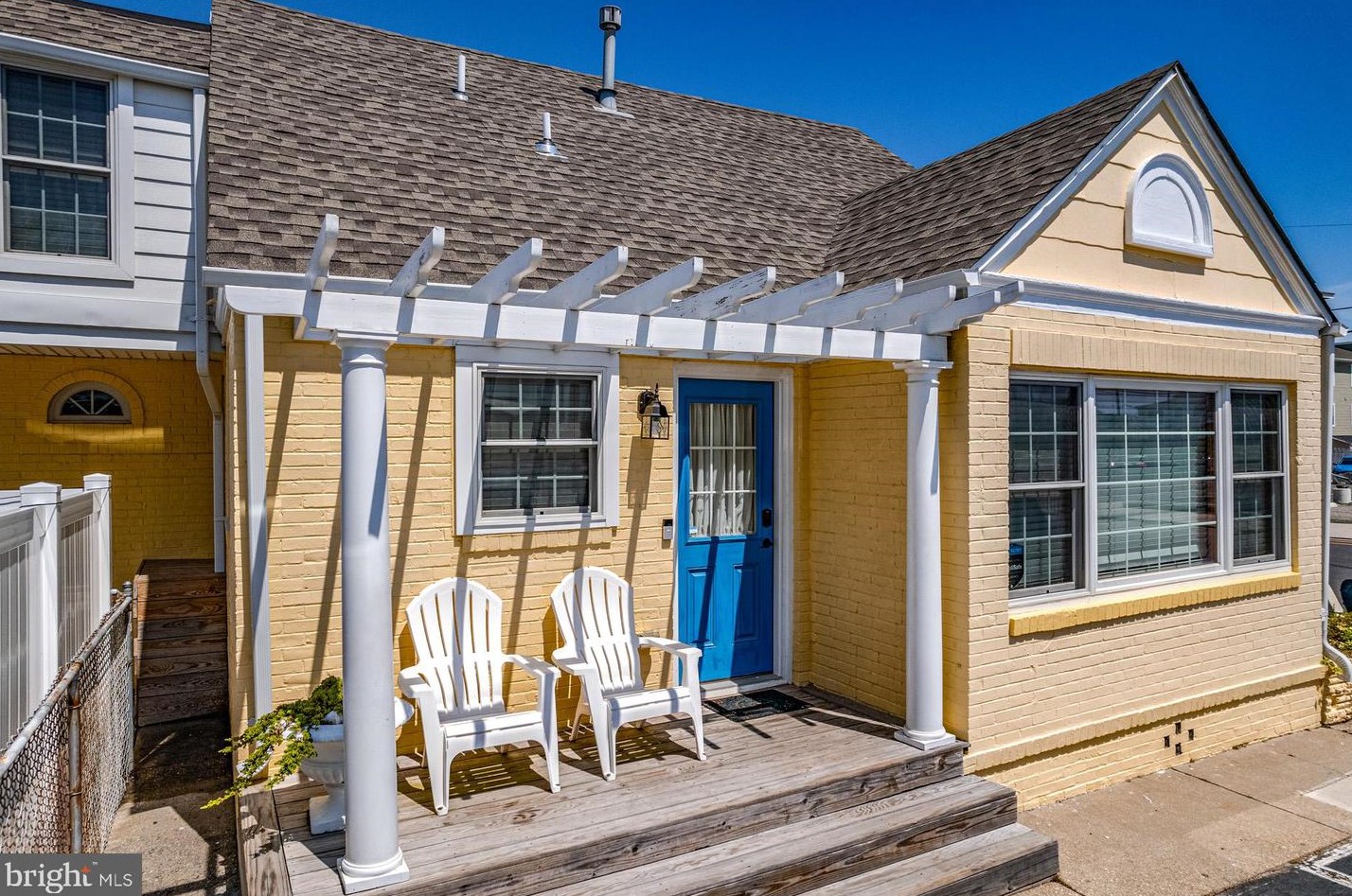 252 Davis Ave, Wildwood Crest, NJ 08260-4652