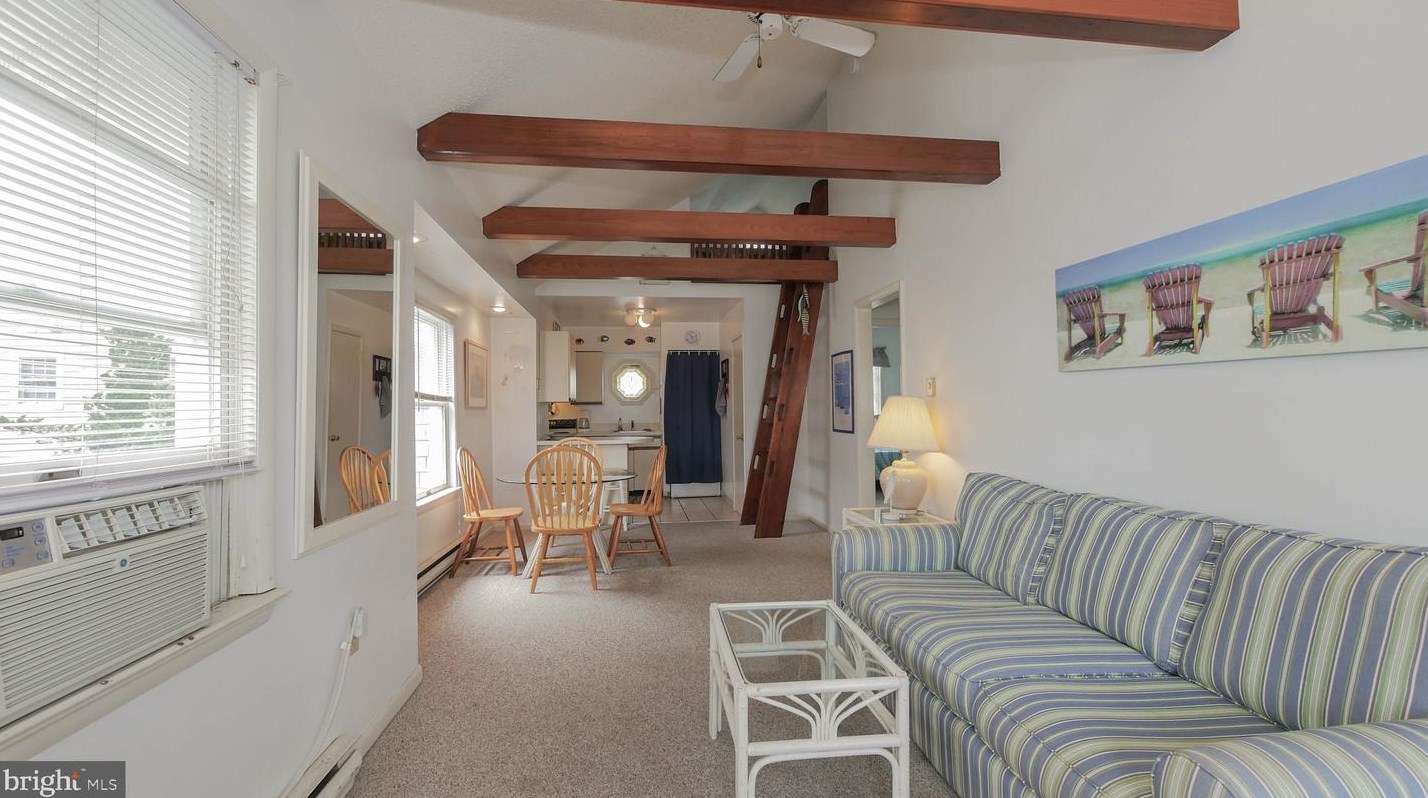 308 33rd St, Ocean City NJ  08226-2020 exterior