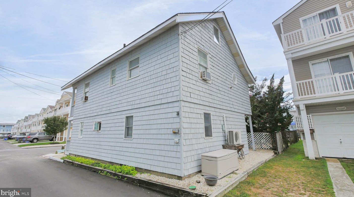 308 33rd St, Ocean City NJ  08226-2020 exterior