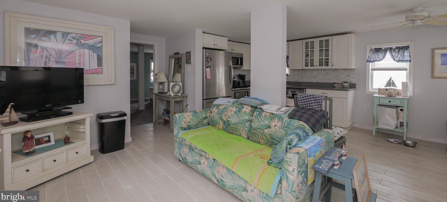 308 33rd St, Ocean City NJ  08226-2020 exterior