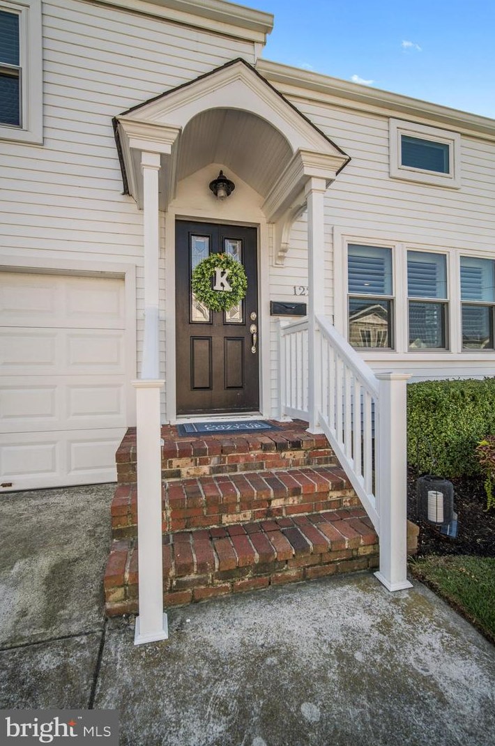 122 Bayshore Dr, Ocean City, NJ 08226