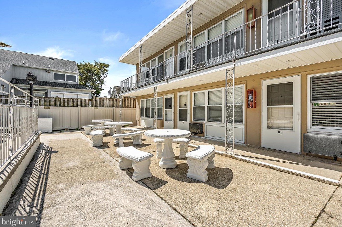 422 E 4th Ave #104, Wildwood Crest, NJ 08260