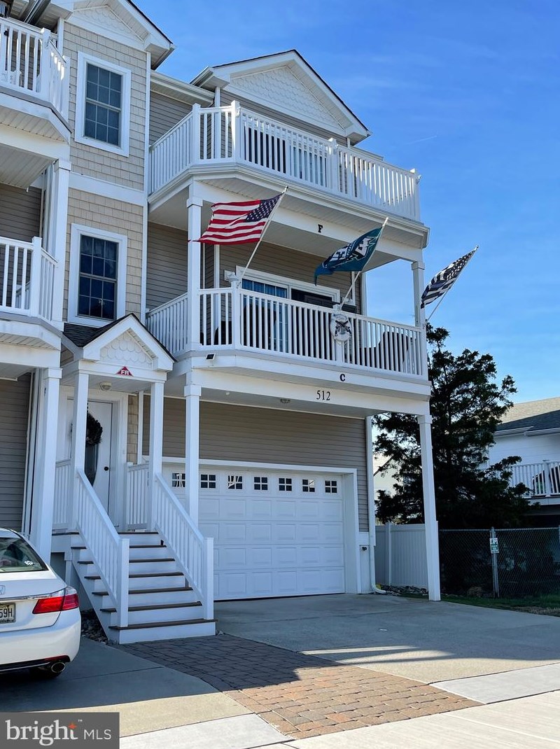 512 Burk Ave, Wildwood Crest, NJ 08260-1626