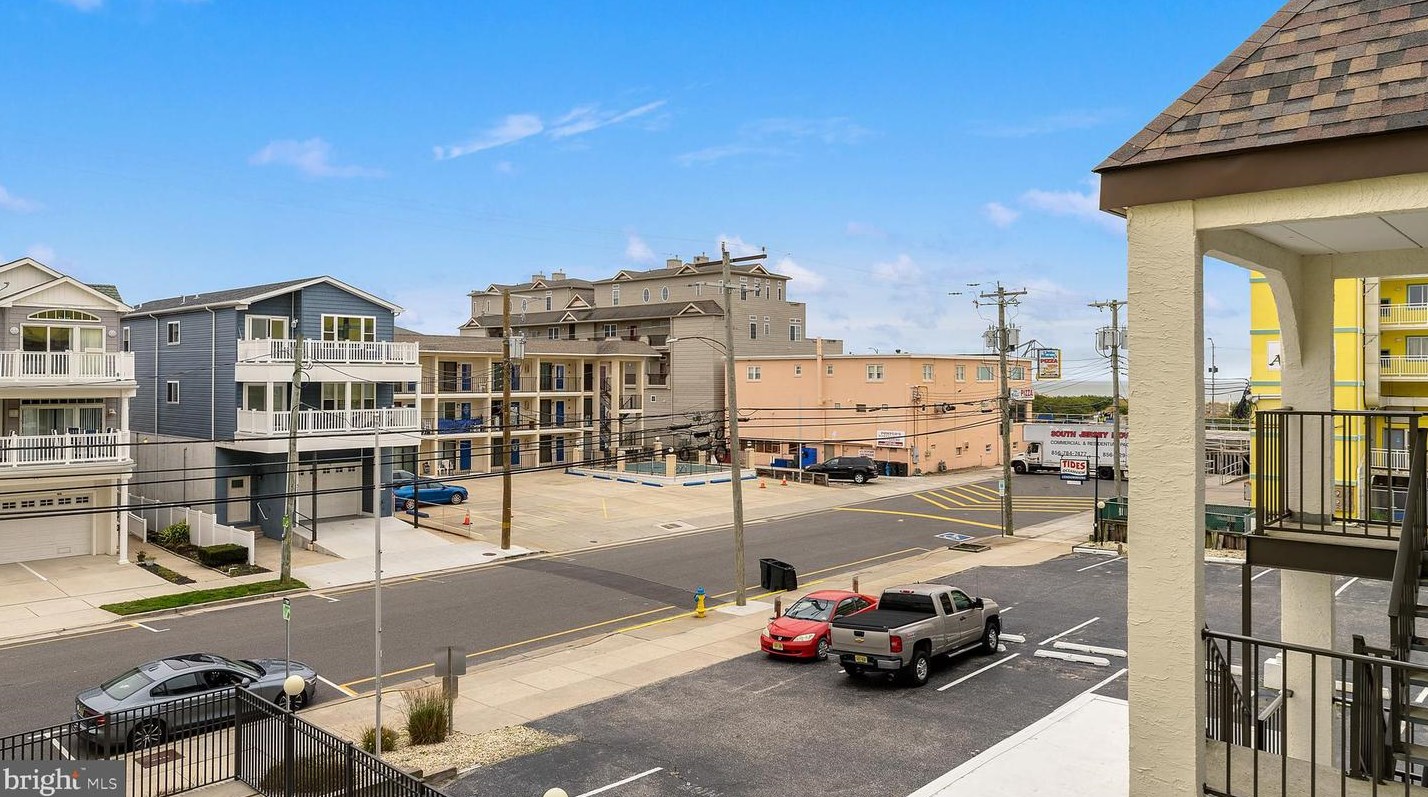 504 17th Ave, Wildwood Crest NJ  08260-5539 exterior