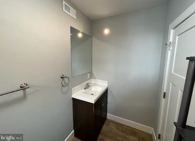 100 Poplar Ave, Wildwood Crest NJ  08260-5250 exterior