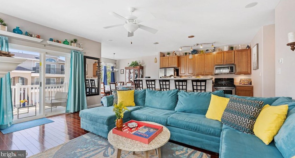 118 Maple Ave, Wildwood Crest, NJ 08260-2306