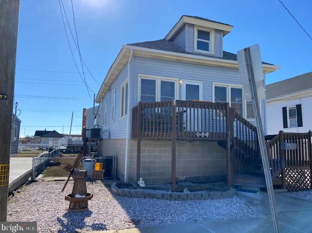 712 Maple Ave, Wildwood Crest, NJ 08260-2118