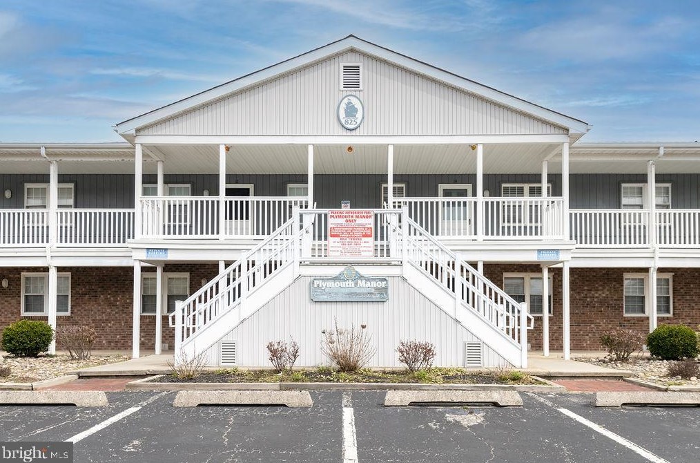 825 Plymouth Pl, Ocean City NJ  08226-3738 exterior