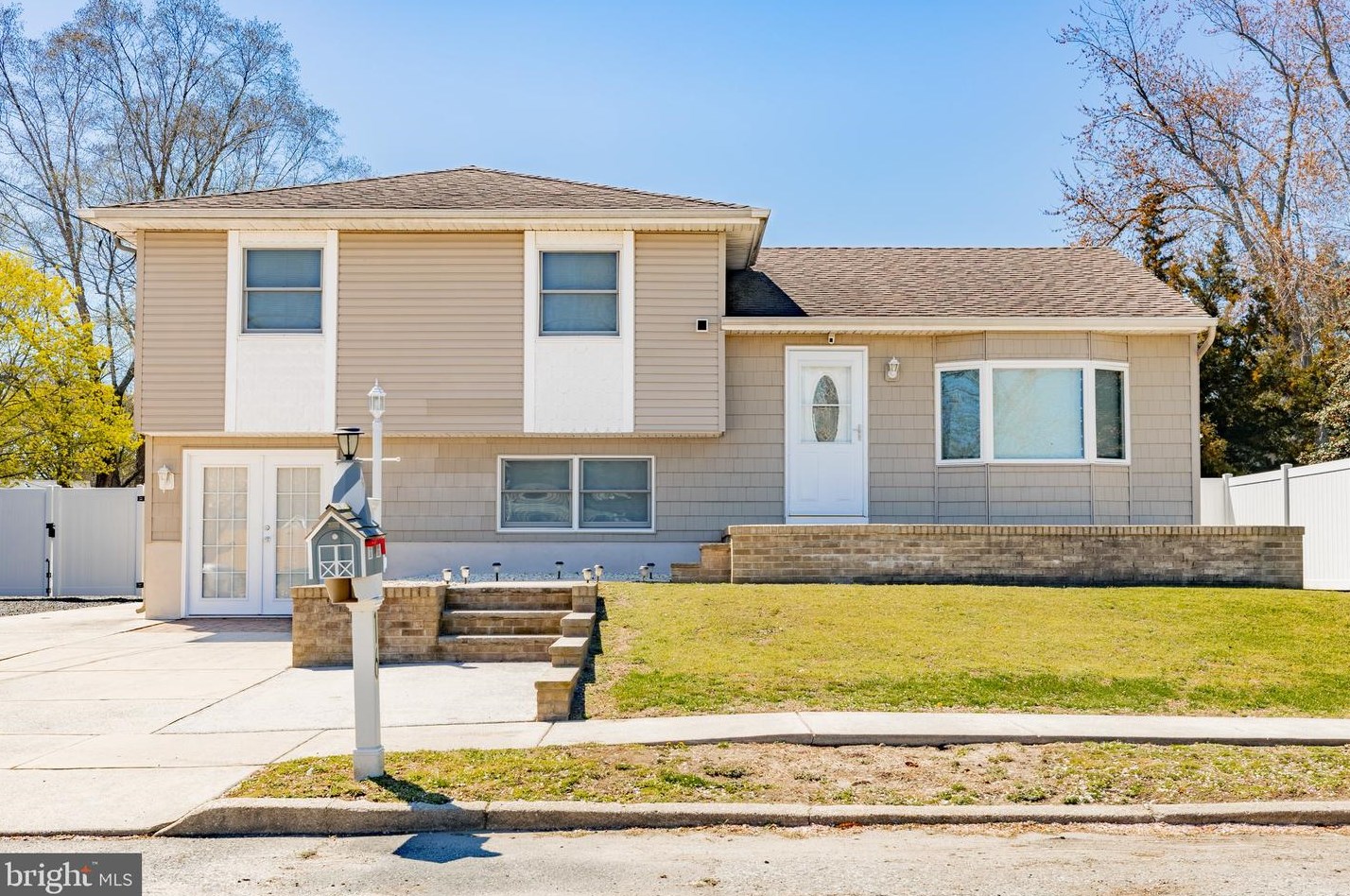 16 Croydon Dr, Town Bank, NJ 08204-3324