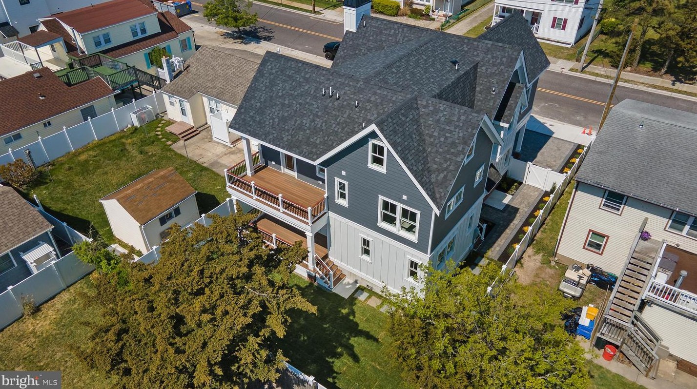 112 E Atlanta Ave, Wildwood Crest, NJ 08260