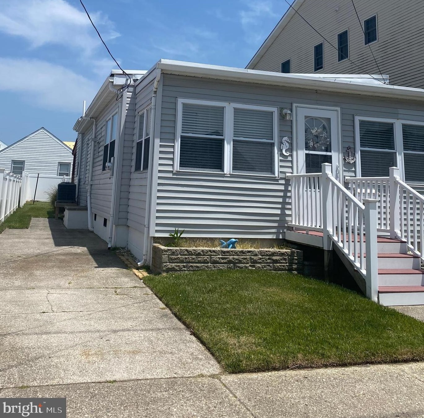 217 W 10th Ave, Wildwood Crest, NJ 08260