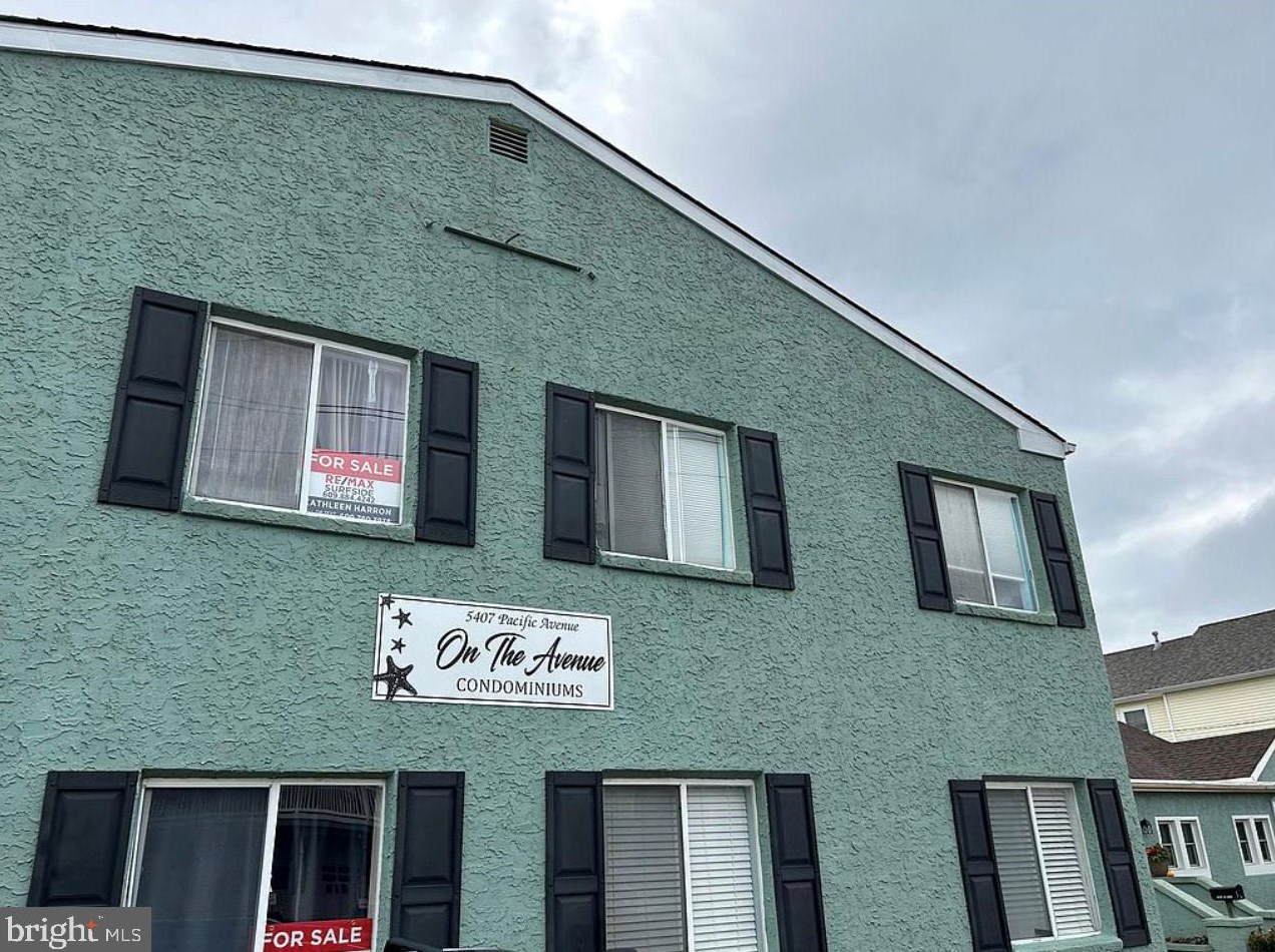5407 Pacific Ave, Wildwood Crest, NJ 08260-4369
