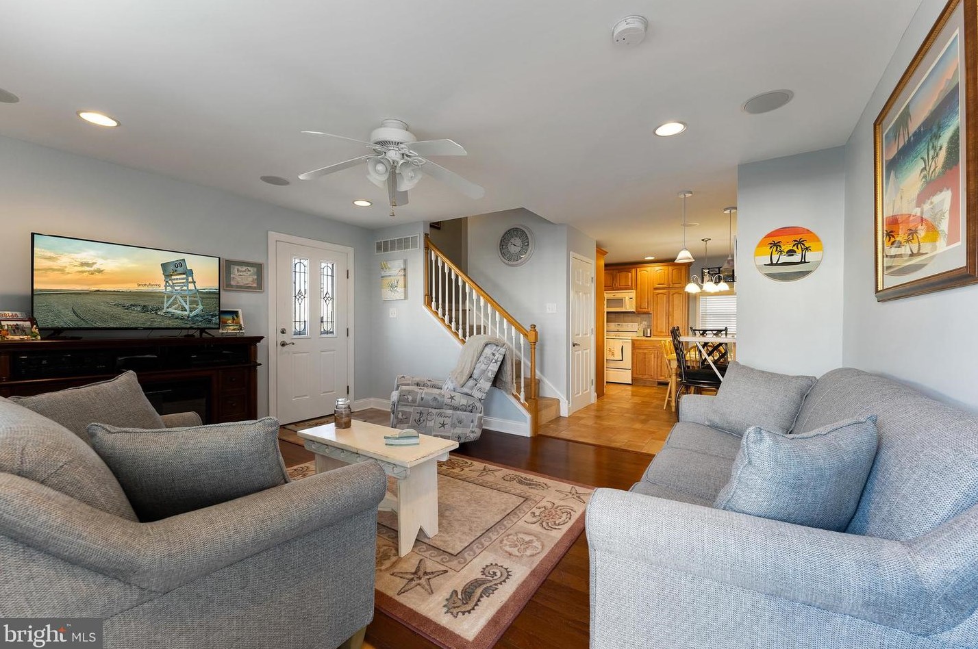 414 W Burk Ave #1, Wildwood Crest, NJ 08260