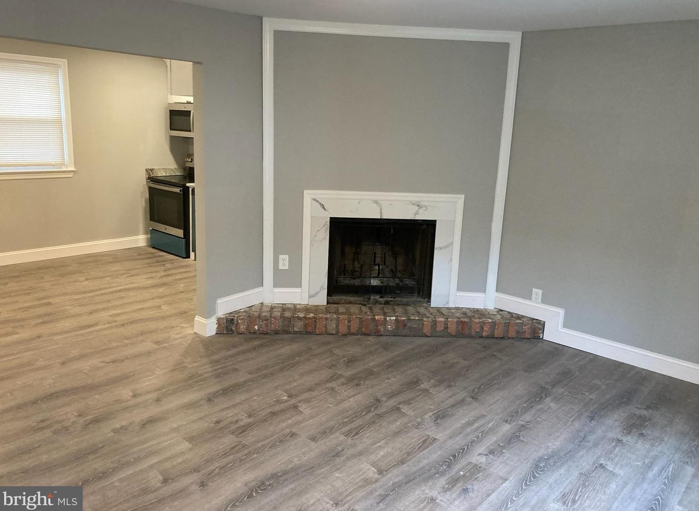 163 Pacific Ave, Miami Beach, NJ 08251-2633