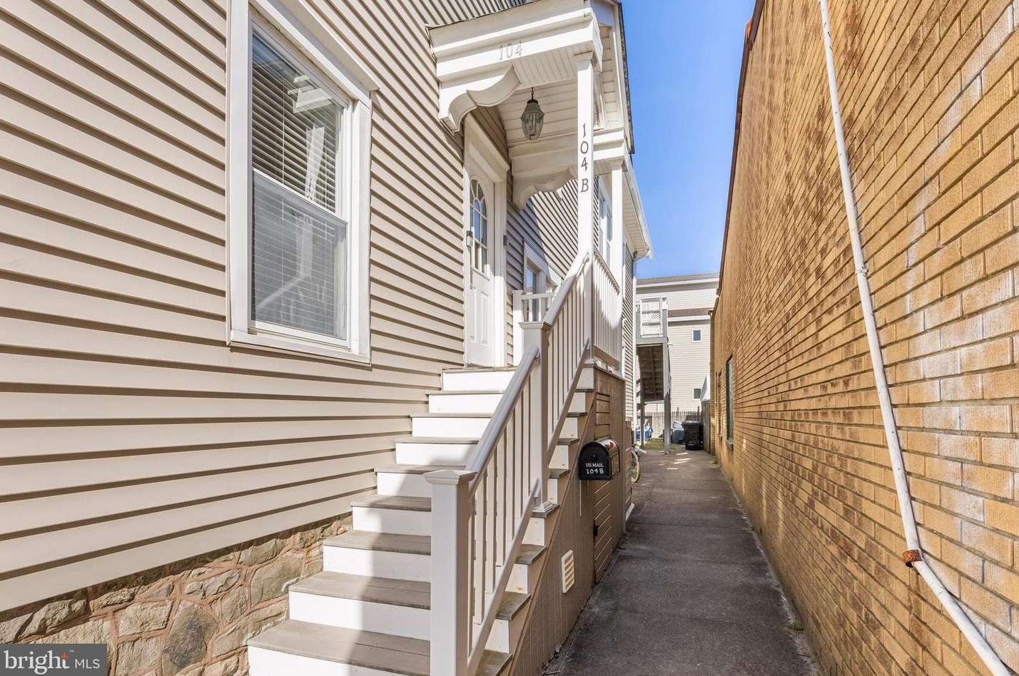 104 Atlantic Ave, Ocean City NJ  08226-4224 exterior